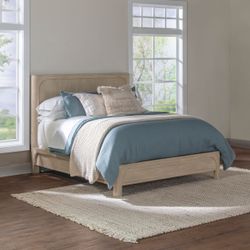 Solano Weathered Mango 56-inch Queen Panel Bed