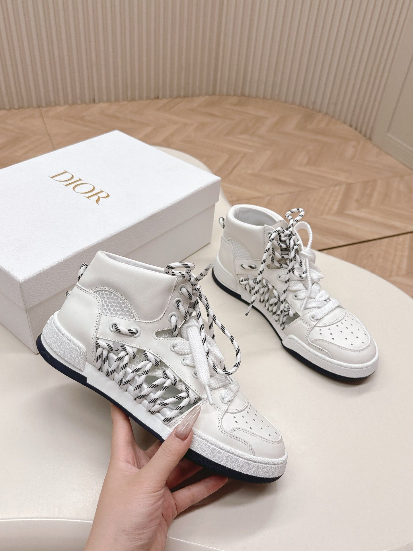 Di,or shoes