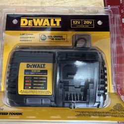 NEW!! DEWALT DCB1106 6 Amp Charger