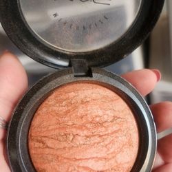 Mac Stereo Rose Skinfinish