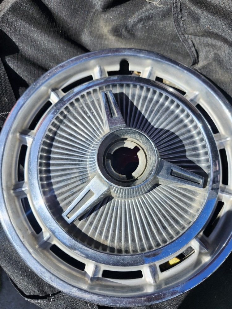 1 Hubcap Chevy Impala