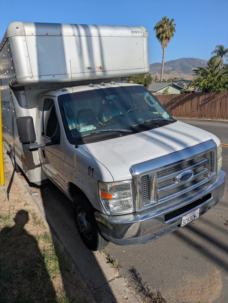2013 Ford E450