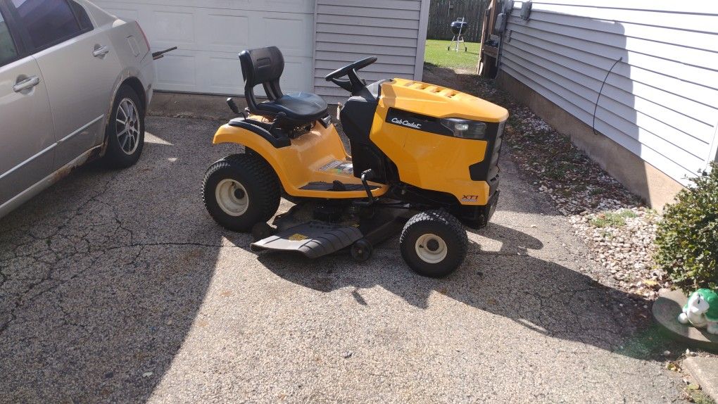 Cub Cadet Lawn Mower 46 inch Cut