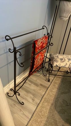 Metal blanket rack