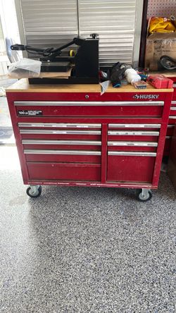 Used husky tool box 42x31
