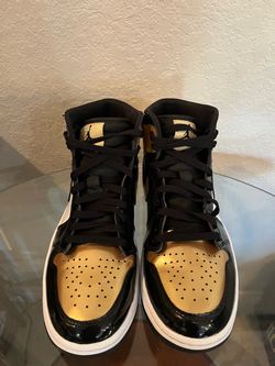 Air Jordan 1 Mid Black Gold Patent Leather golf sneakers