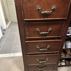 Dresser 