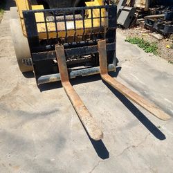 2022 Caterpillar Forklift Attachment 