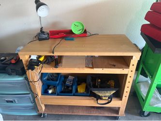 Wood work bench