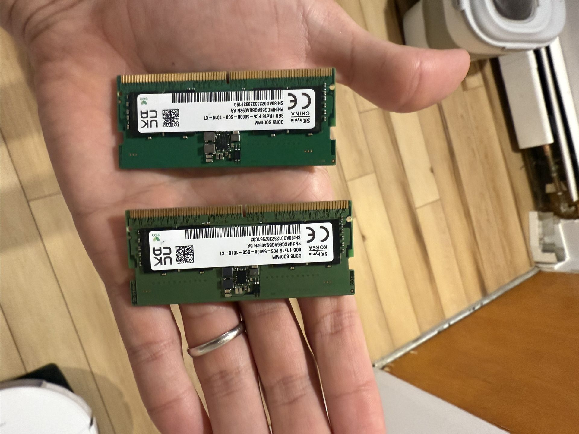 SK Hynix Two 8GB DDR4 SO-DIMM RAM 2666