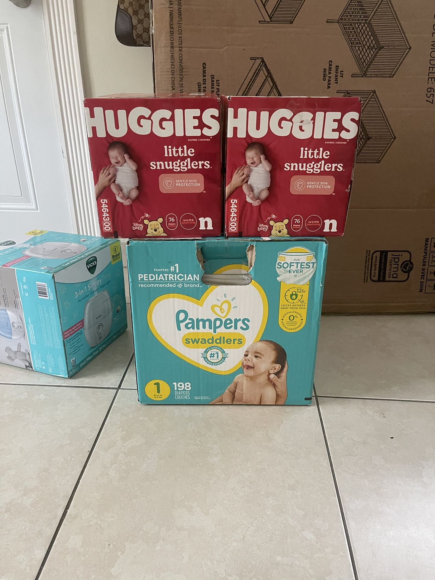 Pampers / Diapers Newborn & Size 1