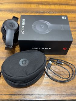 Beats Solo³ Wireless Headphones Black A1796 – Excellent Condition w/ Case, Box & Cable