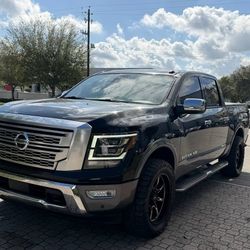 2020 Nissan Titan Platinum 4x4