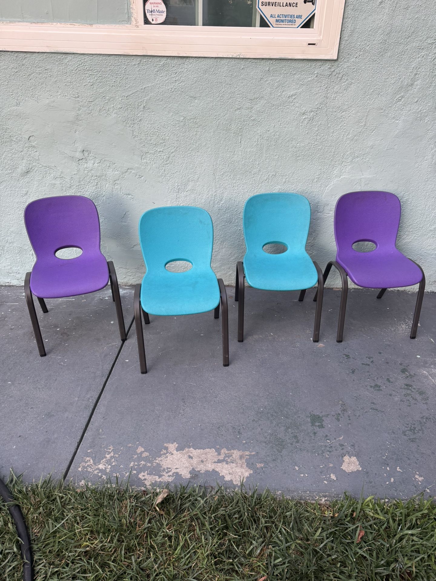4 Lifetime Chairs 🪑 
