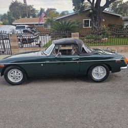 1972 mg mgb gt 4cyl manual  36k milles clean title convertible runs good smog exempt just did brake serviced paint job convertible  radiator rebuild c