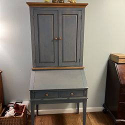 Ethan Allen Country Colors Secretary Desk Hutch