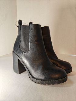 Women's black platform boots 8.5