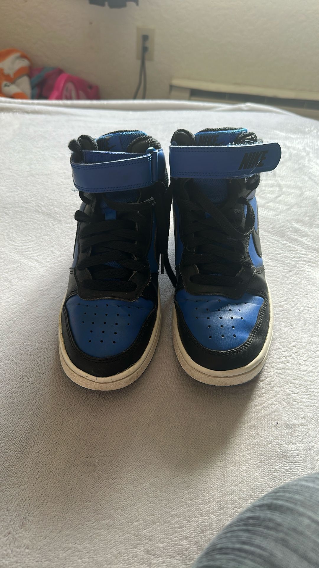 Size 4 Y