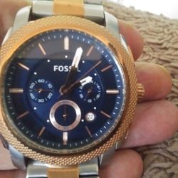 Like New .fossil Watch . Date And Other Things .