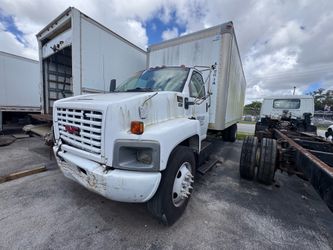 2005 GMC C7500 ***for parts only***