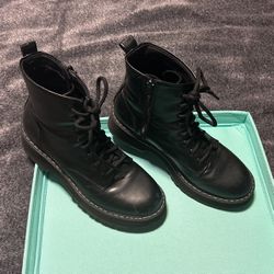 Black NoBo Boots