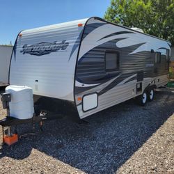 2015 Springdale 27ft Travel Trailer Sleeps 6