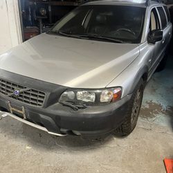 04 Volvo XC70 AWD For Parts