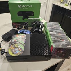 Xbox One 500gb W/ 3 Controllers And 34 Games. Adult Owned, Non Smoking Home. Rechargeable Batteries For 2 Of The Controllers.