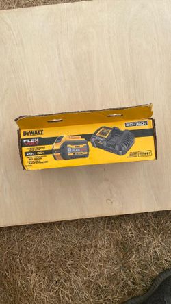 Dewalt Flexvolt. Battery 6.0 And Charger. 6AMP