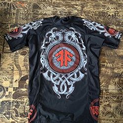 Training size XL rashguard