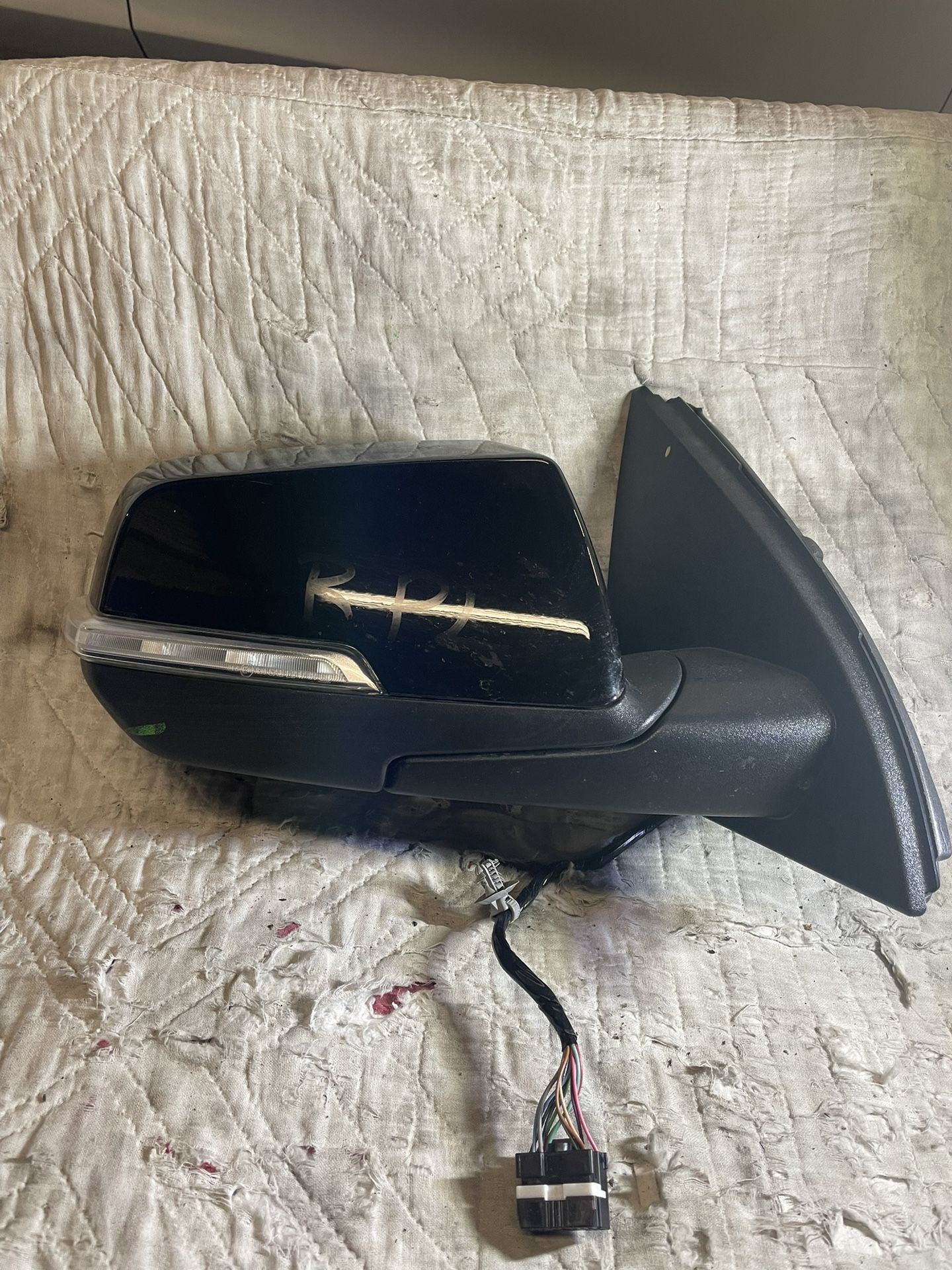 2021 GMC Acadia Passenger Side Mirror OEM Used Good Condition 