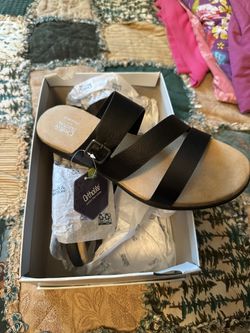 Croft & Barrow Women’s Sandals- size 10 NWT