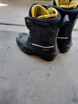 Freezer Boots Size 10 Male