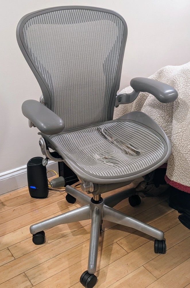 Herman Miller Aeron Chair (Needs new seat cover)