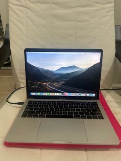 Apple MacBook Pro A1706-13.3”-3.1ghzI5,256gb,8gb,Webcam,Wireless-2017