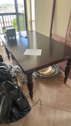 Dining room table