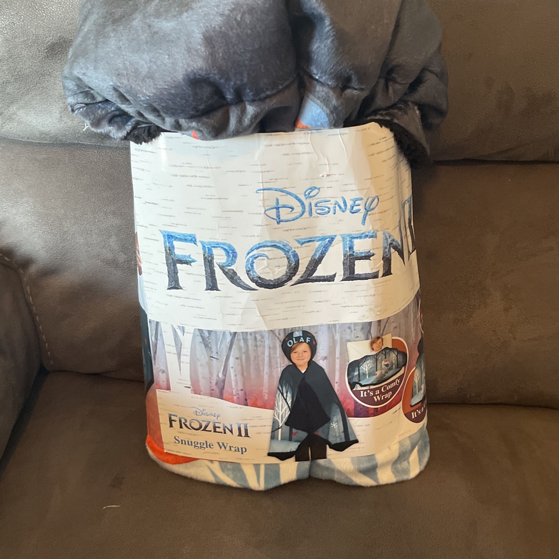Disney Frozen II Olaf Snuggle Wrap
