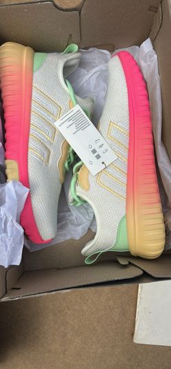 Adidas women’s size 6 new runner