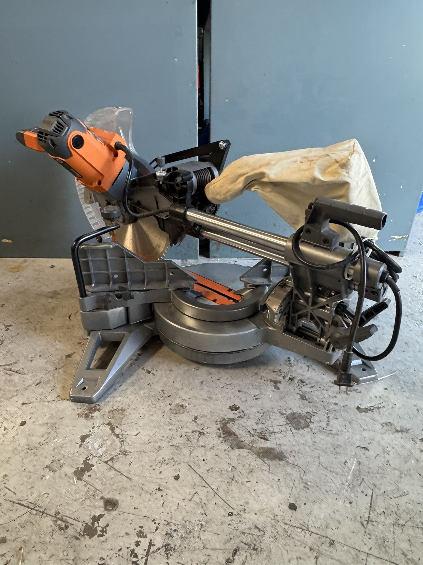 RIGID 15 Amp Corded 12 in. Dual Bevel Sliding Miter Saw with 70 Deg. Miter Capacity