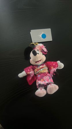 Tokyo Minnie key chain