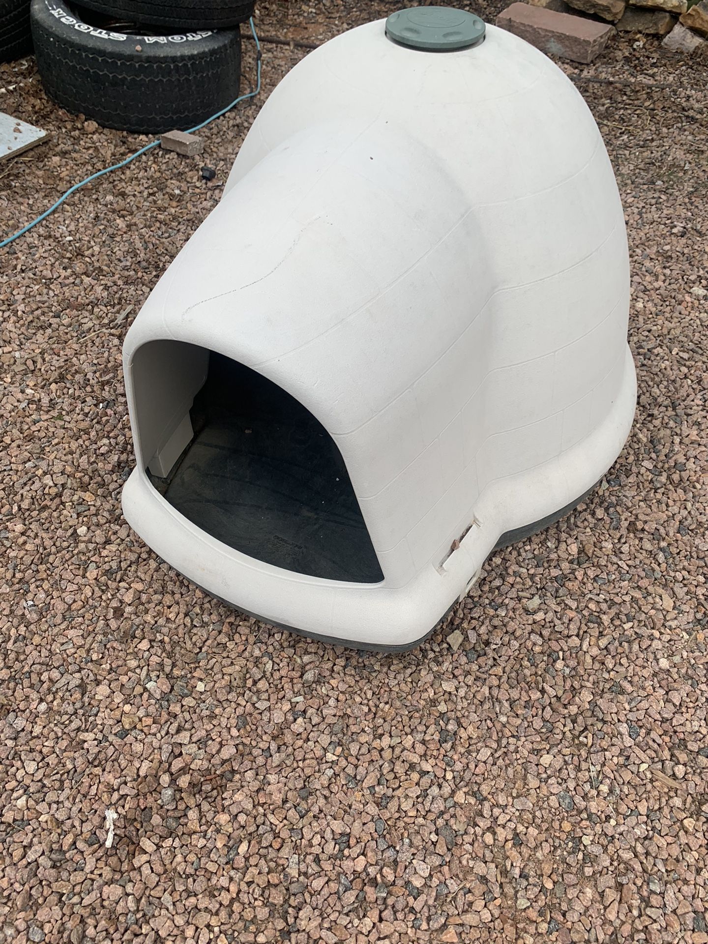 Igloo Dog House