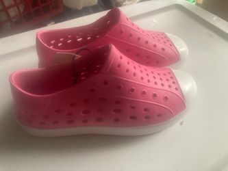 New Light Slip on shoes Women’s size 7/8, water safe