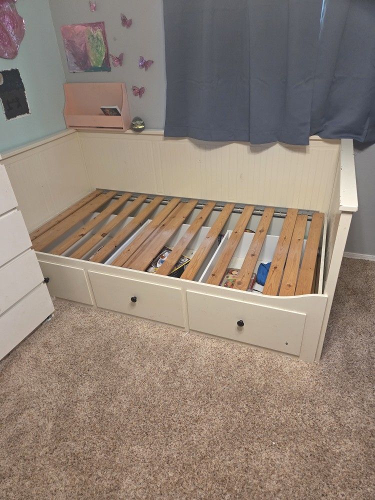 Twin Bed With Drawers