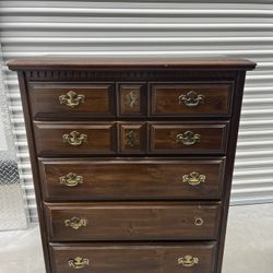 Vintage Bassett 5 Drawer Dresser