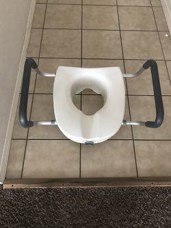 Locking Raised Toilet Seats with Arms
