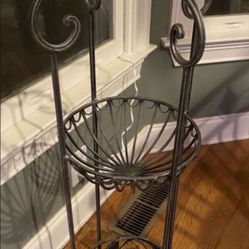 WROUGHT IRON STAND