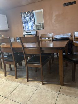 Comedor De Madera Con 6 Sillas. Elegante. En Buenas Condiciones. Precio Firme con Mesitas De Centro. Diner Seth 6 Chairs Good Condition