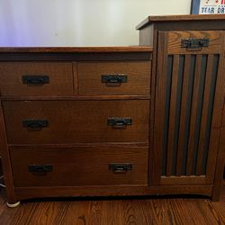 Changing Table, Oak Wood .  Made In Canada 