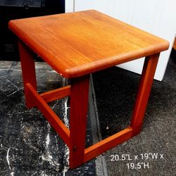 Red Oak End Table / Oak Side Table / Wooden Nightstand