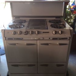 1950 O’Keefe and Merrit Stove